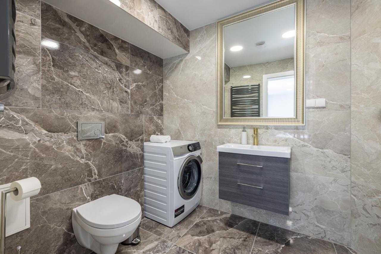Dharma Stay Apartamentai Su Terasa Ir Vaizdu I Miesta Telšiai المظهر الخارجي الصورة