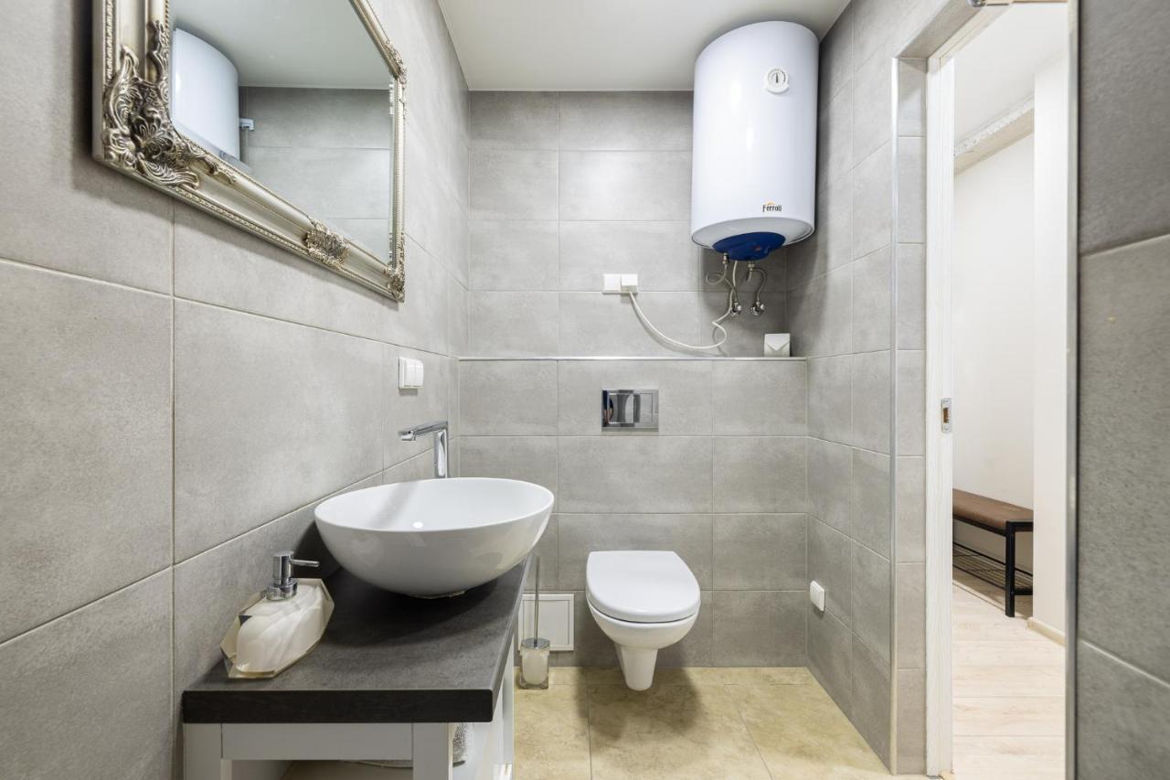 Dharma Stay Apartamentai Su Terasa Ir Vaizdu I Miesta Telšiai المظهر الخارجي الصورة